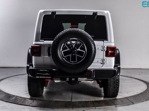 Used 2025 Jeep Wrangler Unlimited Rubicon w/ Convenience Group image 5