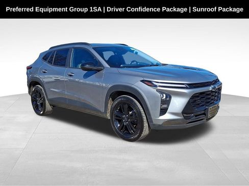 Used 2024 Chevrolet Trax ACTIV w/ Sunroof Package image 1