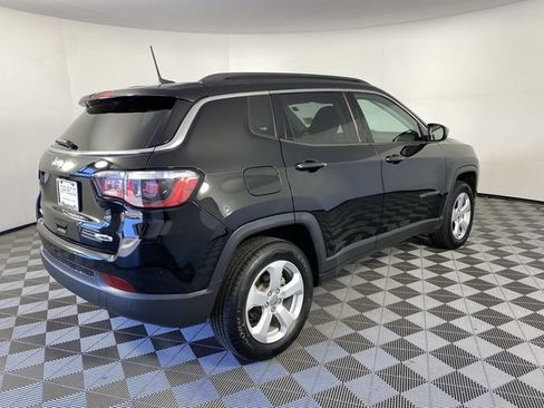 Used 2018 Jeep Compass Latitude w/ Popular Equipment Group AWD/4WD image 9