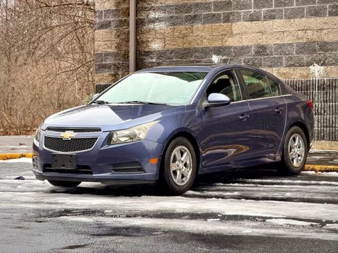 Used 2014 Chevrolet Cruze LT FWD image 1