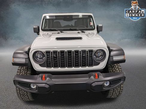 Used 2026 Jeep Gladiator Mojave AWD/4WD image 2