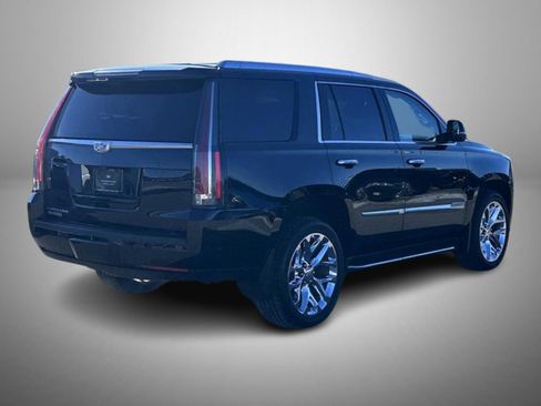 Used 2019 Cadillac Escalade Luxury image 5