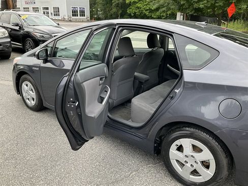 Used 2010 Toyota Prius Three w/ Navigation Pkg FWD image 13