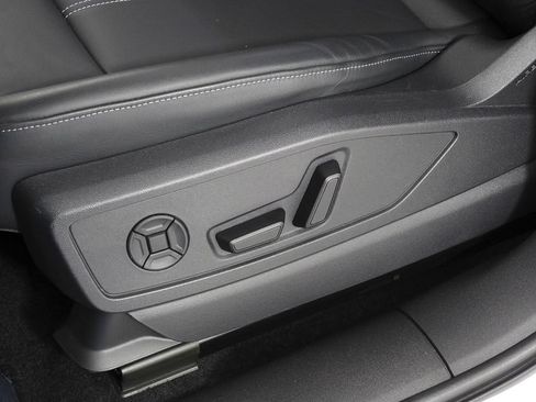 Used 2025 Audi Q5 Premium Plus w/ Premium Plus AWD/4WD image 23