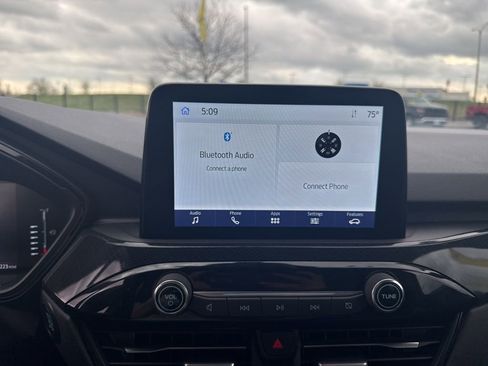 Used 2024 Ford Escape ST-Line image 18