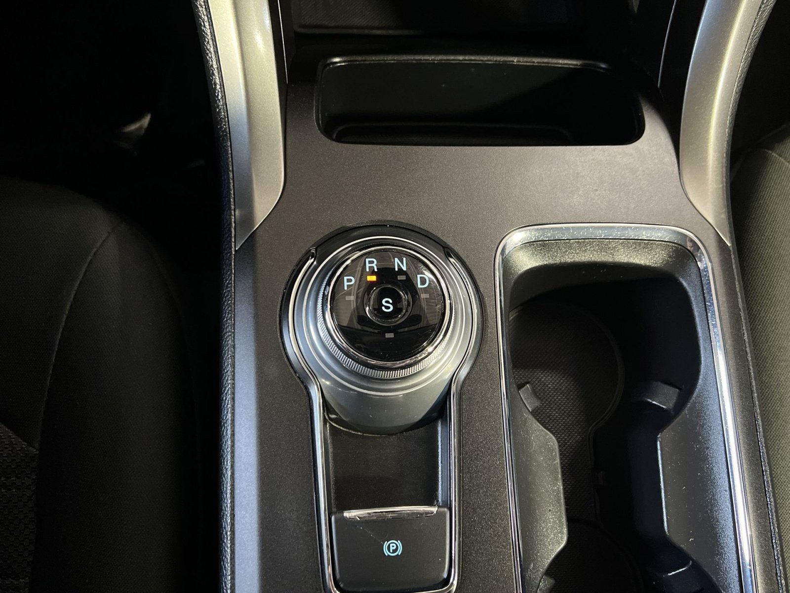 Used 2019 Ford Fusion SE FWD image 19