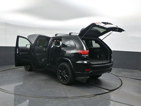 Used 2022 Jeep Grand Cherokee Laredo X image 58