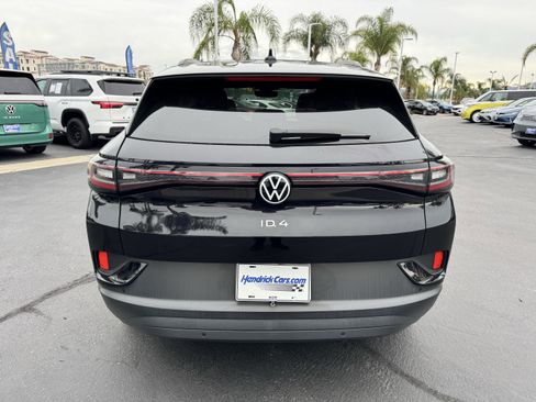 Certified 2023 Volkswagen ID.4 Pro S image 9
