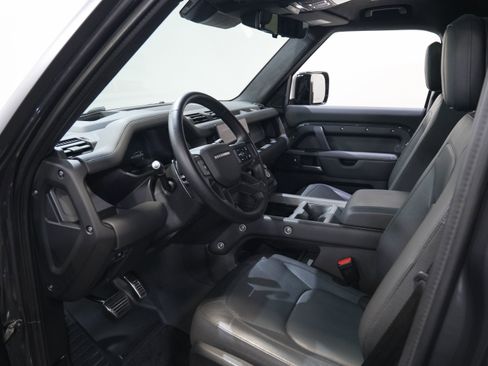 Used 2025 Land Rover Defender 110 V8 AWD/4WD image 31