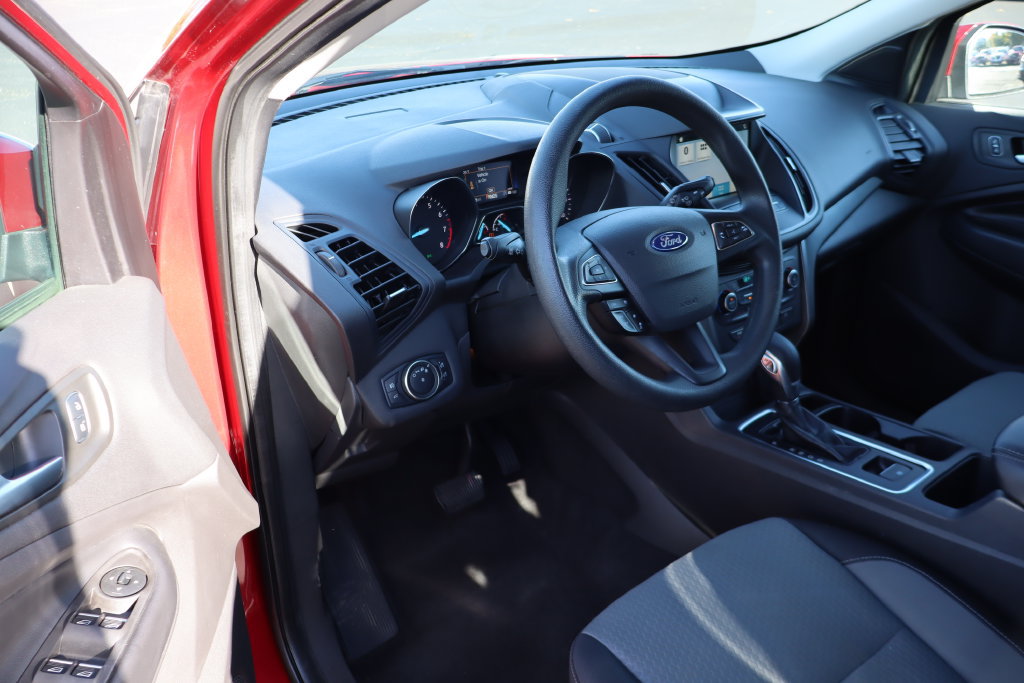 Used 2019 Ford Escape SE FWD image 4