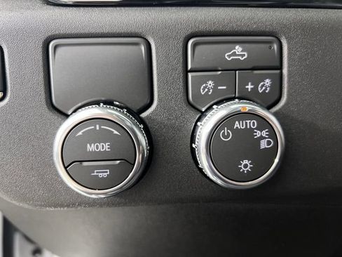 Used 2026 GMC Sierra 1500 SLE w/ Preferred Package RWD image 18