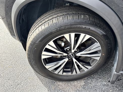 Used 2023 Nissan Rogue SV image 25