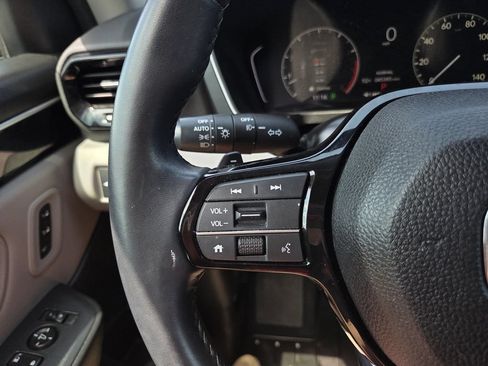 Used 2025 Honda Pilot EX-L image 25