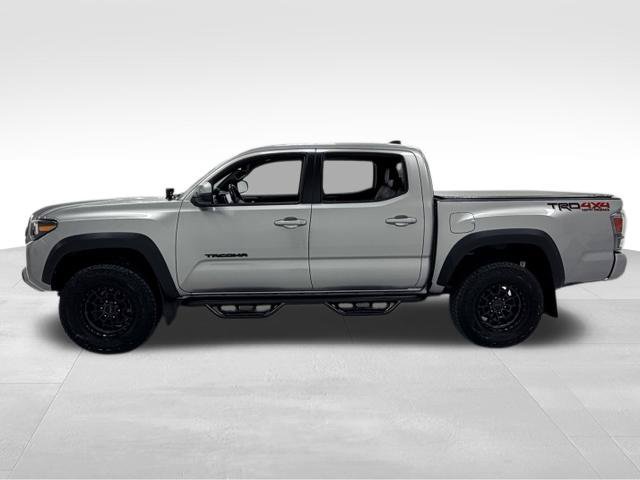 Used 2021 Toyota Tacoma TRD Off-Road w/ TRD Premium Off Road Package AWD/4WD image 3