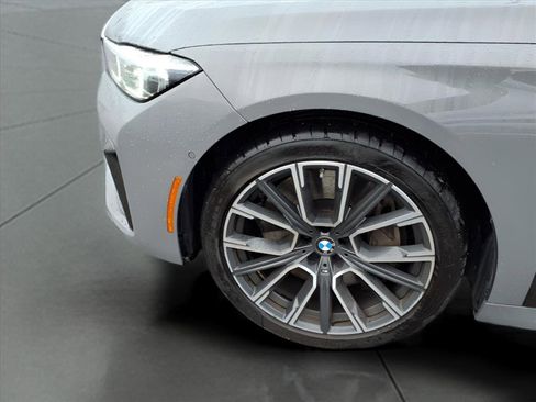 Used 2021 BMW 750i xDrive 750i xDrive w/ Executive Package image 19