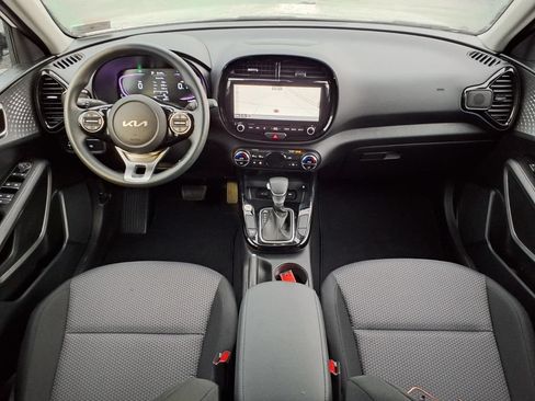 Certified 2025 Kia Soul S FWD image 17