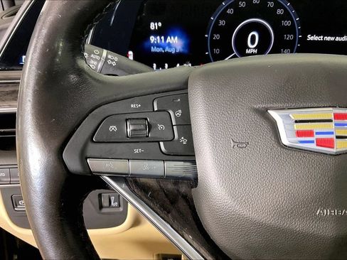 Used 2021 Cadillac Escalade Premium Luxury w/ LPO, Illumination Package AWD/4WD image 23