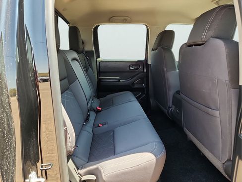 Used 2026 Nissan Frontier SV RWD image 16