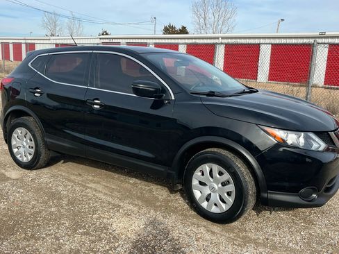 Used 2019 Nissan Rogue Sport FWD image 1