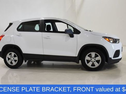 Used 2020 Chevrolet Trax LS FWD image 3