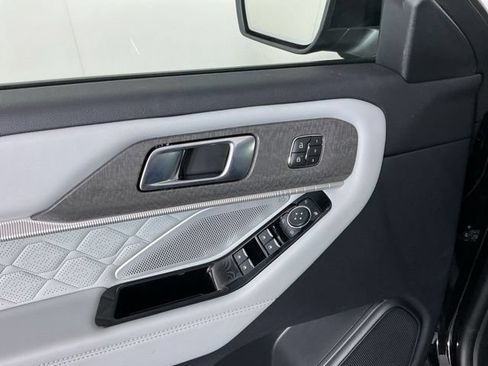 Used 2026 Ford Explorer Platinum w/ LUX Leather Package AWD/4WD image 16