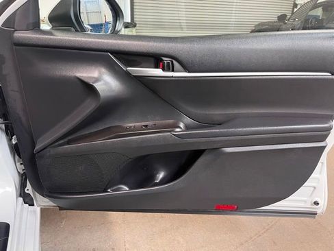Used 2023 Toyota Camry SE FWD image 10