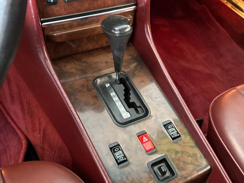 Used 1989 Mercedes-Benz 560 SL image 17