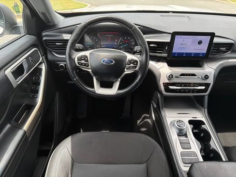Used 2023 Ford Explorer XLT RWD image 23