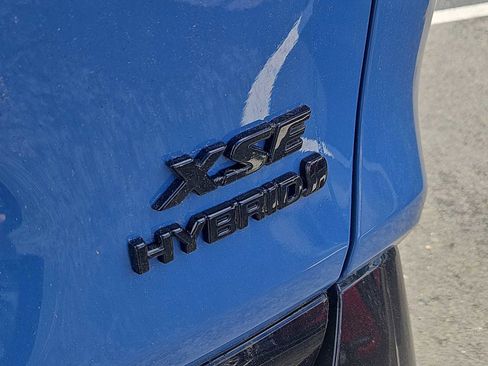 Used 2023 Toyota RAV4 XSE AWD/4WD image 11