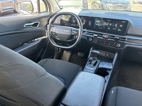 Certified 2026 Kia Sportage LX FWD image 12