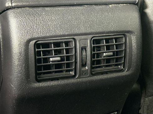 Used 2016 Toyota 4Runner SR5 Premium image 38