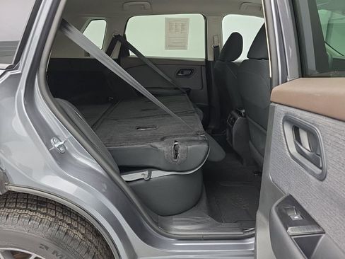 Used 2023 Nissan Rogue S image 19