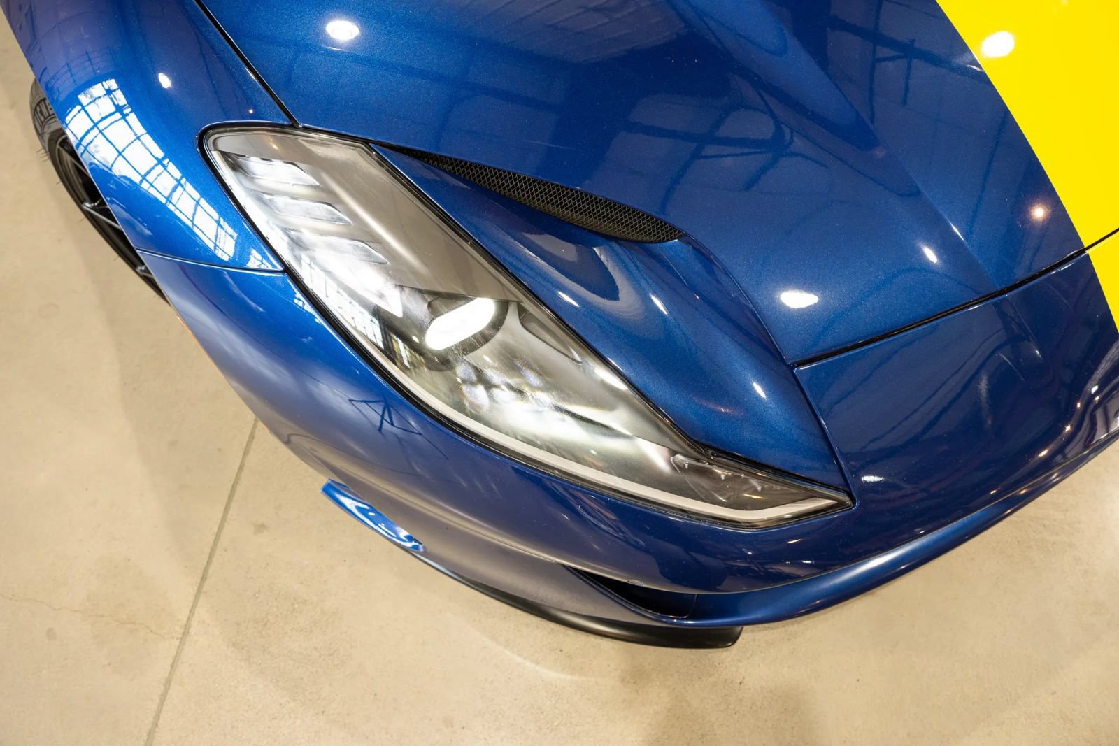 Used 2019 Ferrari 812 Superfast RWD image 12