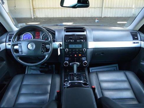 Used 2009 Volkswagen Touareg VR6 image 46