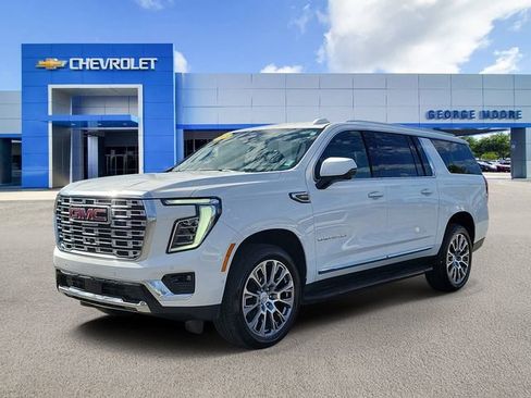Certified 2025 GMC Yukon XL Denali image 2