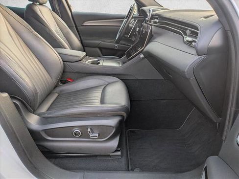 Used 2024 Maserati Grecale GT image 21