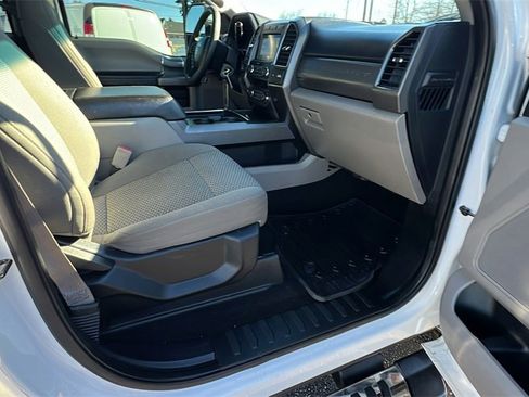 Used 2019 Ford F250 XLT w/ XLT Premium Package image 17