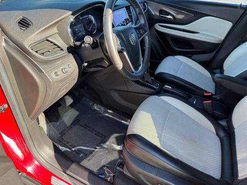 Used 2018 Buick Encore Sport Touring image 19
