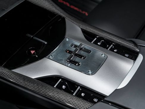Used 2024 Ferrari Purosangue AWD/4WD image 24