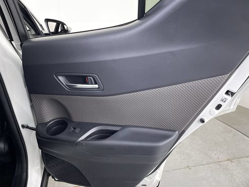 Used 2020 Toyota C-HR Limited FWD image 21