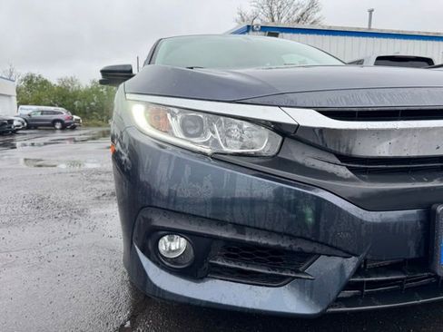 Used 2018 Honda Civic EX-T image 10
