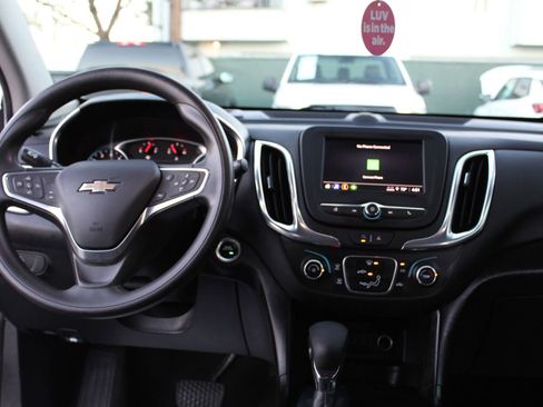 Used 2022 Chevrolet Equinox LT FWD image 9