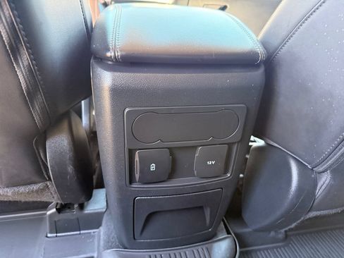 Used 2022 Ford Explorer XLT w/ Equipment Group 202A RWD image 26