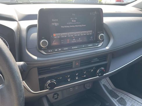 Used 2025 Nissan Rogue S FWD image 23