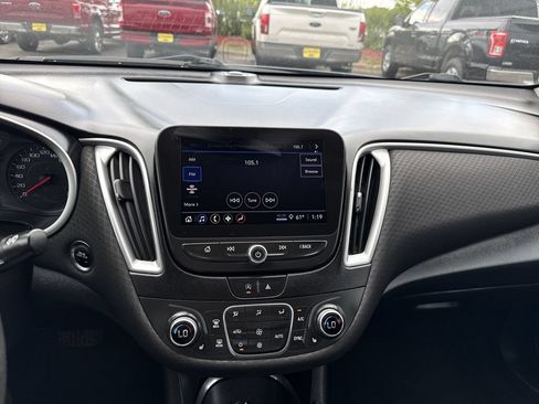 Used 2022 Chevrolet Malibu LT FWD image 19