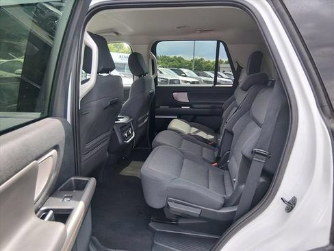 Used 2025 Ford Expedition Active RWD image 12