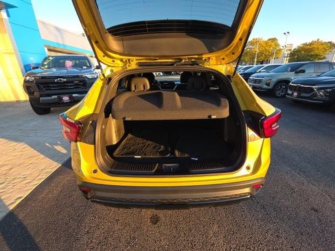 Used 2024 Chevrolet Trax RS w/ Driver Confidence Package image 30