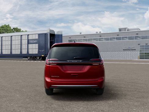 New 2027 Chrysler Pacifica Select FWD image 7