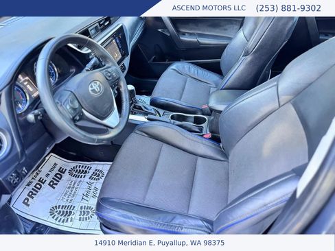 Used 2018 Toyota Corolla SE w/ SE Premium Package FWD image 9
