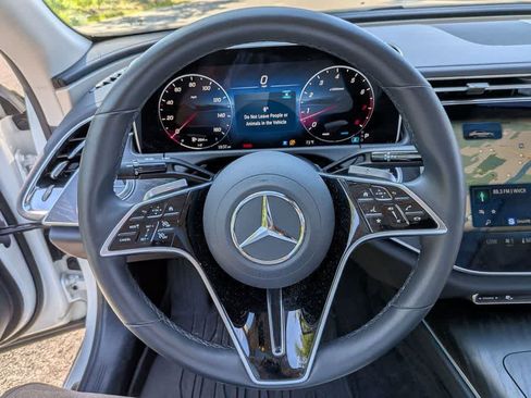 Used 2024 Mercedes-Benz E 350 4MATIC Sedan image 10